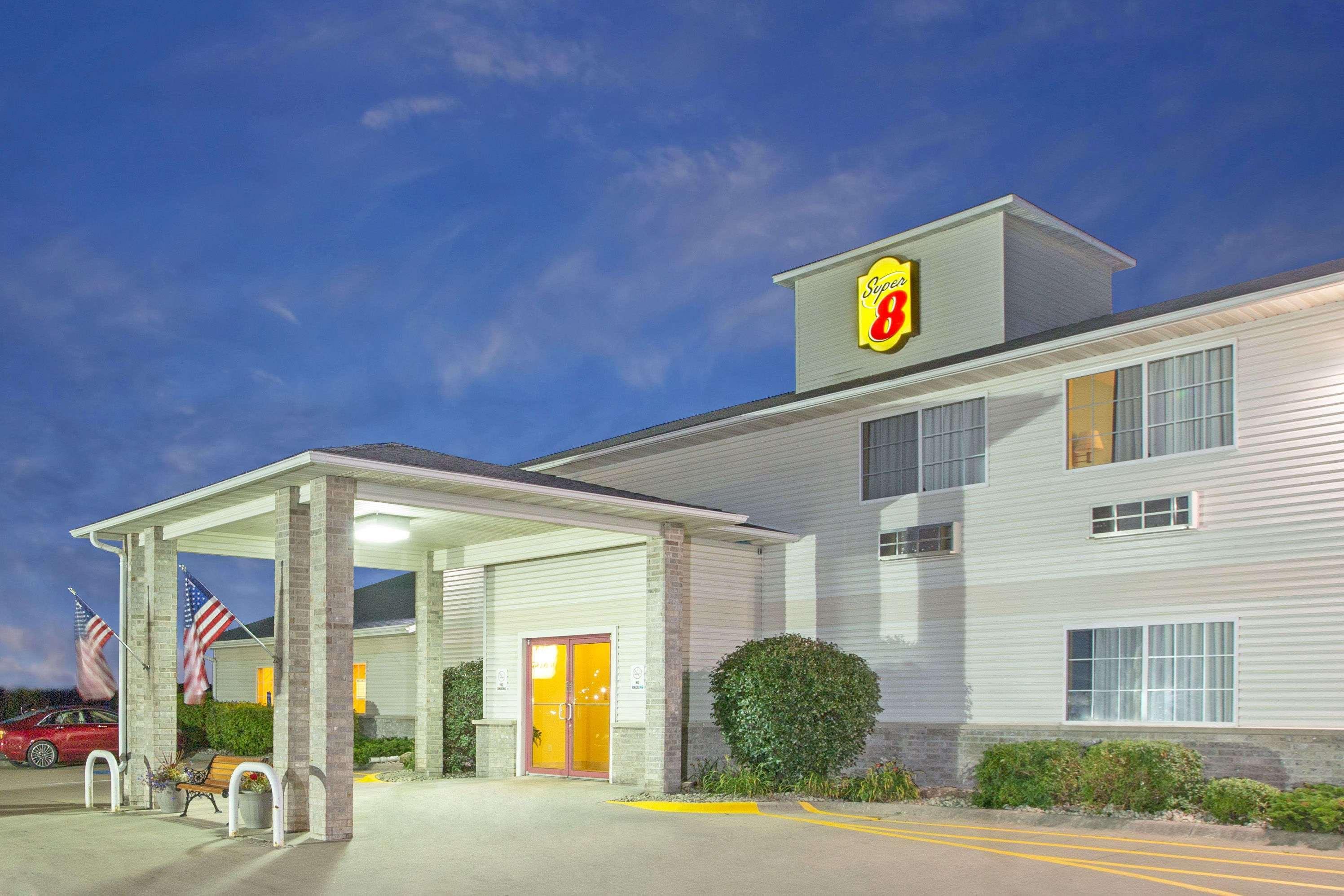 Super 8 By Wyndham Motel 2*