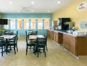 Super 8 By Wyndham Motel 2*